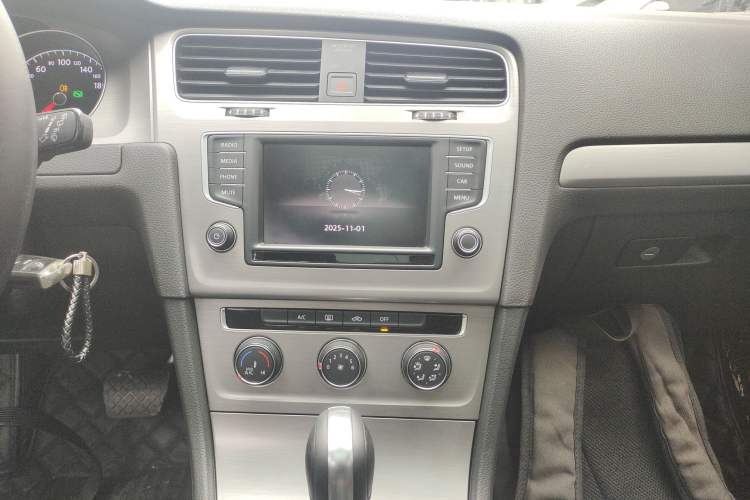 Used Volkswagen Golf 2015 1.4TSI Comfort Travel Edition