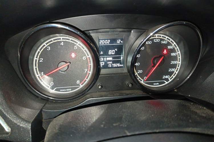 Used Bestune B30 2016 1.6L Automatic Luxury Model Odometer Close Up