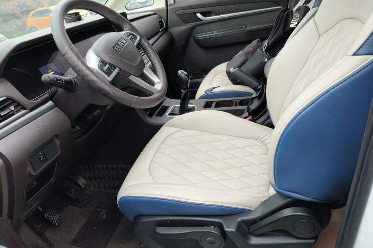 Used BAW Ruisheng Ace M7 2023 1.6L Long Wheelbase Enjoyment Version 7 Seats Left Front Seat