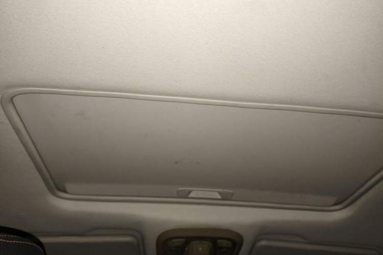 Used HYOSOW H3 2015 1.5L manual luxury version
