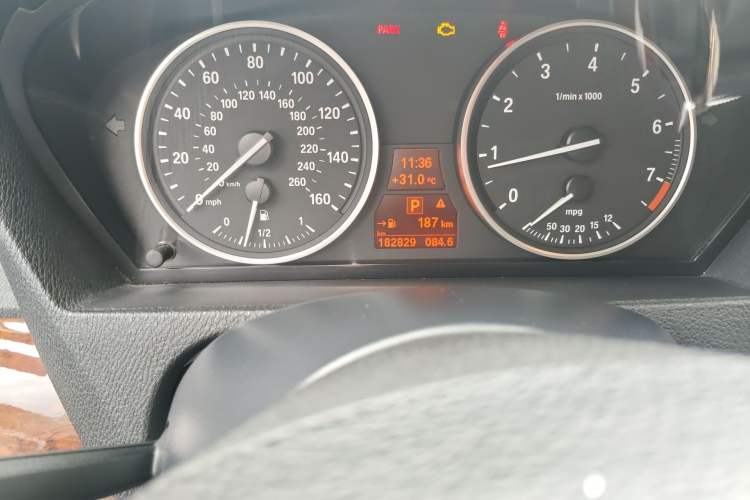 Used BMW X5 2012 xDrive35i U.S. specification Odometer Close Up