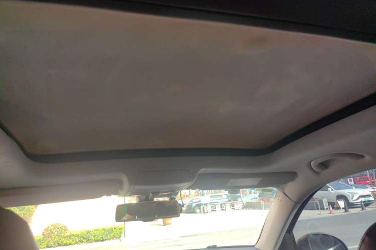 Used Volkswagen Tiguan 2015 1.8TSI Automatic Two-Wheel Drive Luxury Model Headliner