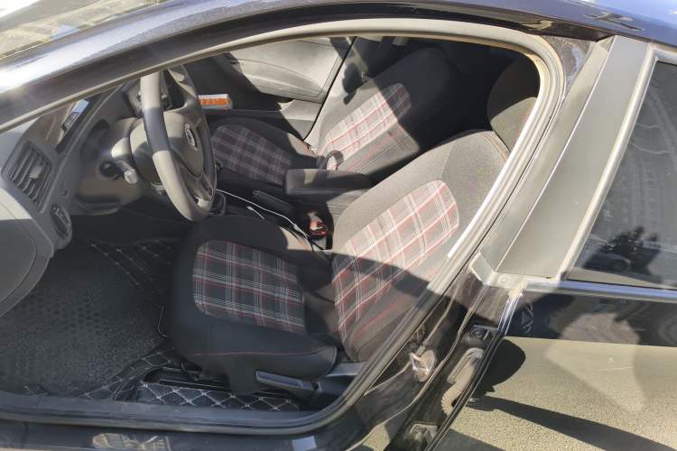 Used Volkswagen Santana 2016 1.6L Manual Fashion Edition Left Front Seat