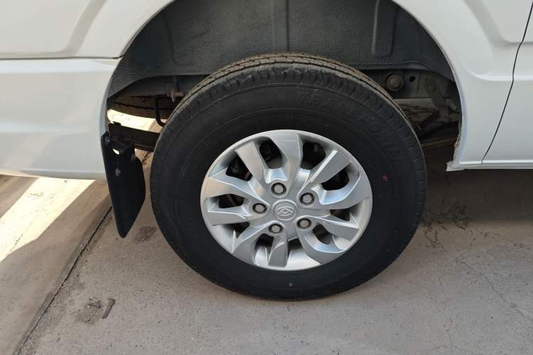 Used SAIC MAXUS Xintu V80 2021 2.0T PLUS Manual All-Around King Long Wheelbase Mid-Roof Variant with 6/7/8/9 Seats
