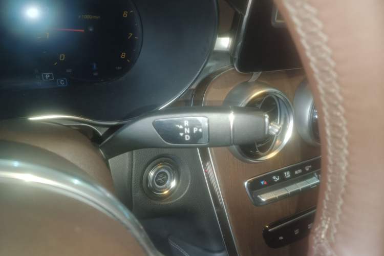 Used Mercedes-Benz GLC 2020 GLC 300 L 4MATIC Dynamic Edition Gear Lever