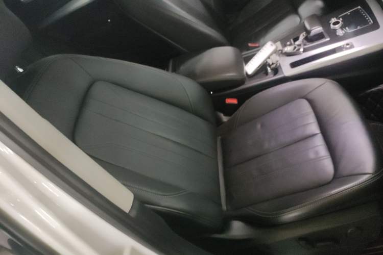 Used Audi Q5L 2020 Updated 40 TFSI Prestige Fashion Edition Right Front Seat