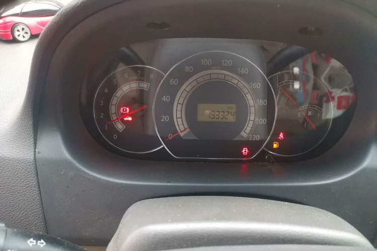 Used JAC Group Refine M2 2012 1.8L MT Business & Luxury 7-Seater