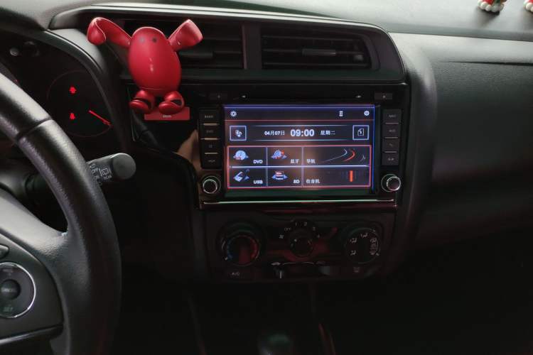 Used Honda Fit 2014 1.5L LX CVT Comfort Model Audio And AC Panel