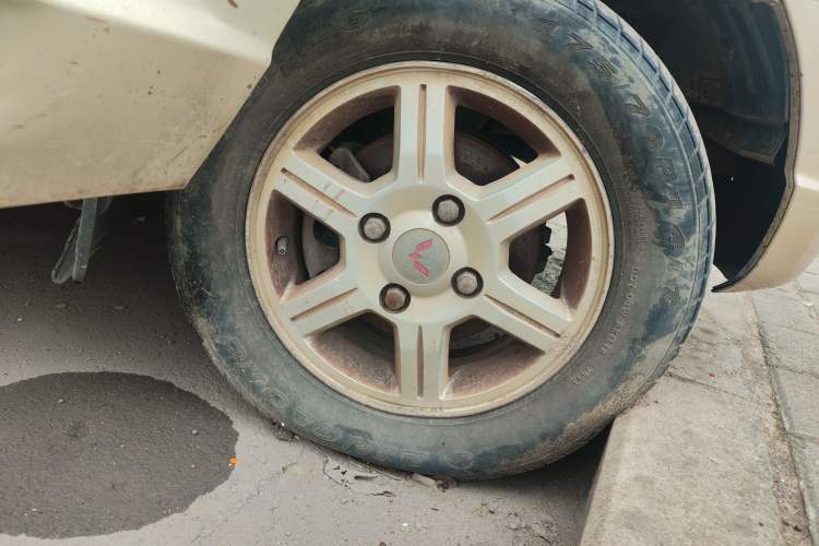 Used Wuling Rongguang 2014 1.5L S Standard Version