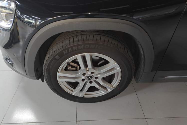 Used Mercedes-Benz GLB 2023 GLB 220 Sport Edition Left Front Wheel Hub