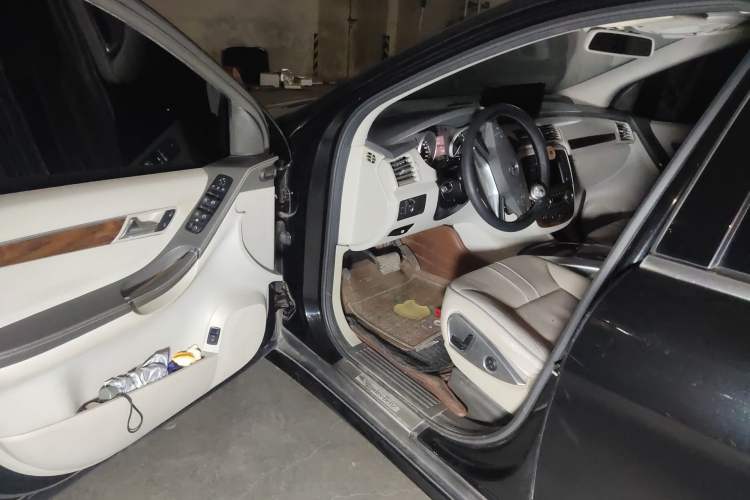 Used Mercedes-Benz R-Class 2010 R 350 L 4MATIC Driver Seat