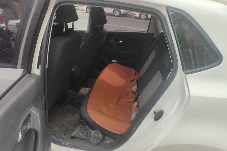 Used Volkswagen Polo 2016 1.4L Manual Fashion Model