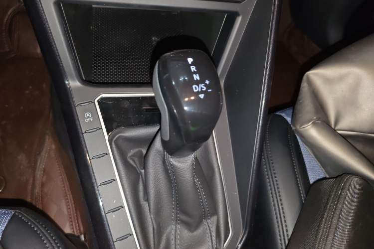 Used Volkswagen Lavida 2023 New Sharp 1.5L Automatic Excellent New Edition Gear Lever