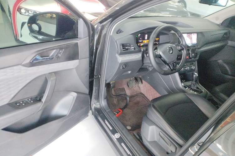 Used Volkswagen Tharu 2022 280TSI Two-Wheel Drive Trend Edition
