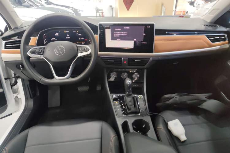 Used Volkswagen Bora 2024 200TSI DSG EnjoyDrive PRO Edition Center Console