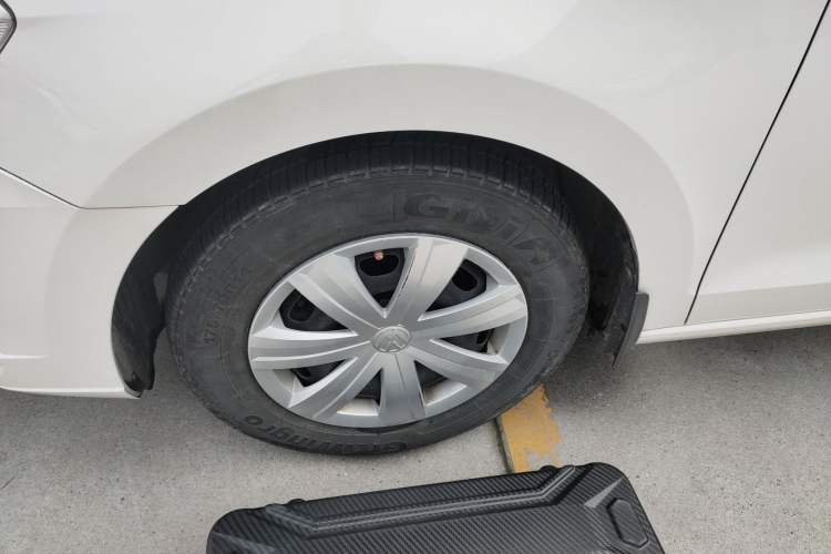 Used Volkswagen Jetta 2017 1.5L Automatic Fashion Model Left Front Wheel Hub