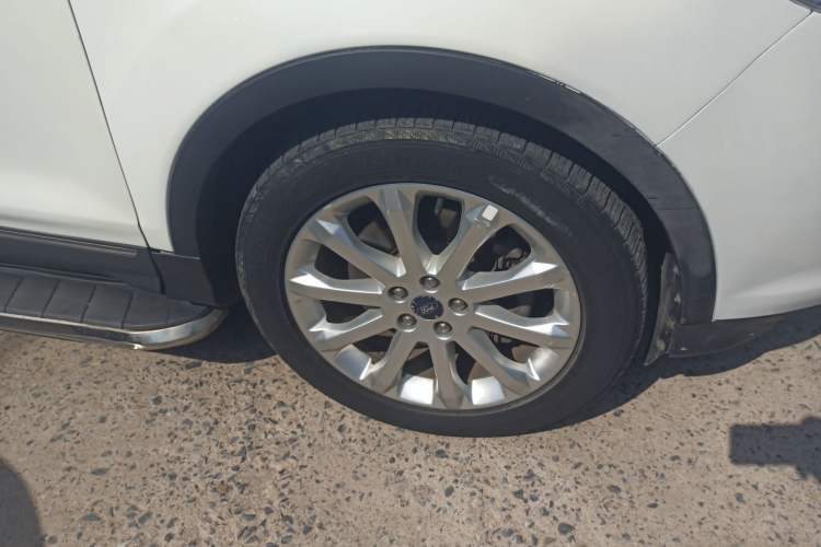 Used Ford Kuga 2013 2.0L GTDi Four-Wheel-Drive Elite Model Right Front Wheel Hub