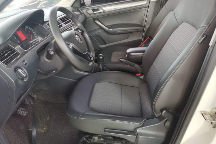 Used Volkswagen Santana 2016 1.6L Manual Comfort Edition
