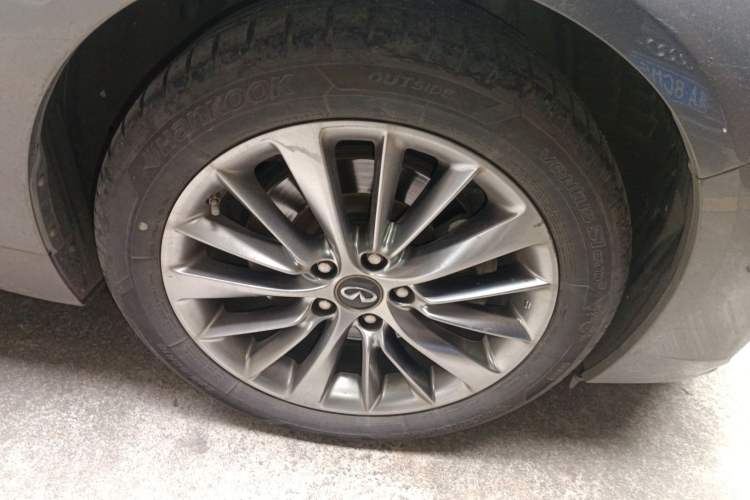 Used Infiniti Q50L 2018 2.0T Enjoyment Version China VI Standard Right Front Wheel Hub