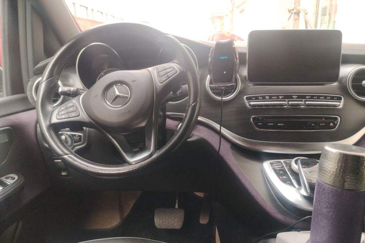 Used Mercedes-Benz V-Class 
