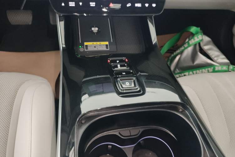 Used Honda P7 2025 Four-Wheel Drive Long-Range Max Gear Lever