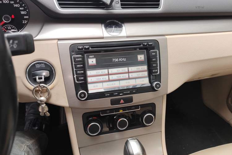 Used Volkswagen Magotan 2012 Revised Version 1.8TSI Leading Edition Audio And AC Panel