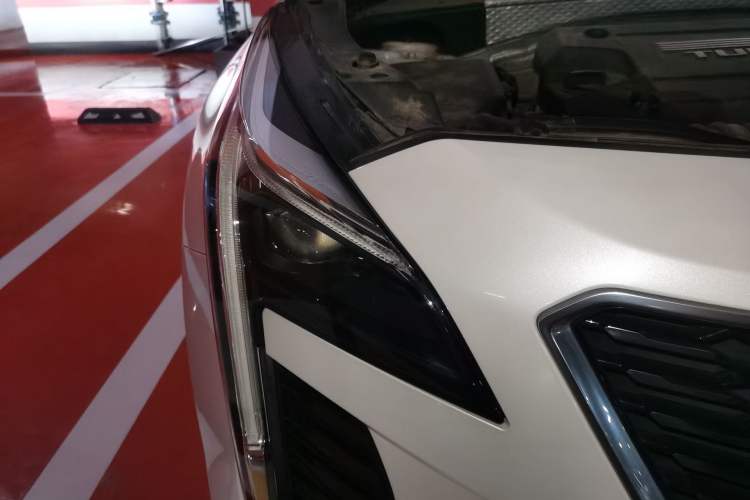 Used Cadillac XT4 2018 28T Two-Wheel Drive Leading Version