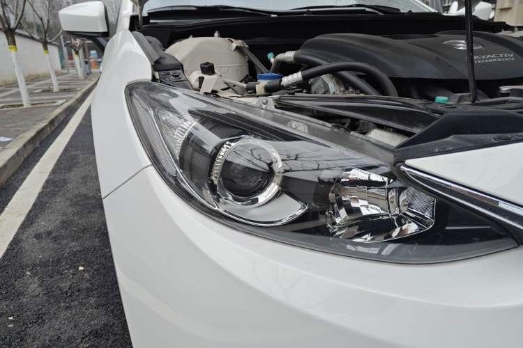 Used Mazda 3 Axela 2016 Sedan 1.5L Manual Luxury Model Right Front Headlight