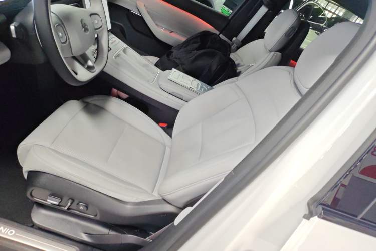 Used Nio ES6 2024 75 kWh Left Front Seat