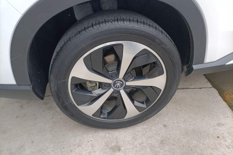 Used BYD Song PLUS New Energy 2021 DM-i 110KM Flagship Model Right Rear Wheel Hub