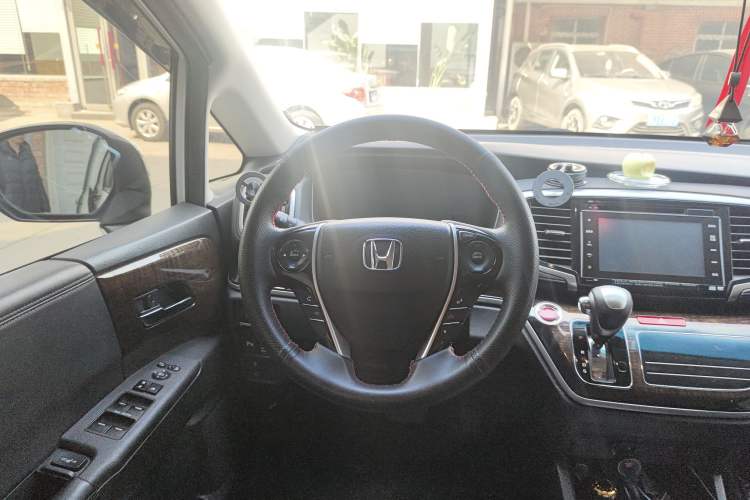 Used Honda Odyssey 2015 Revised Version 2.4L Supreme Edition