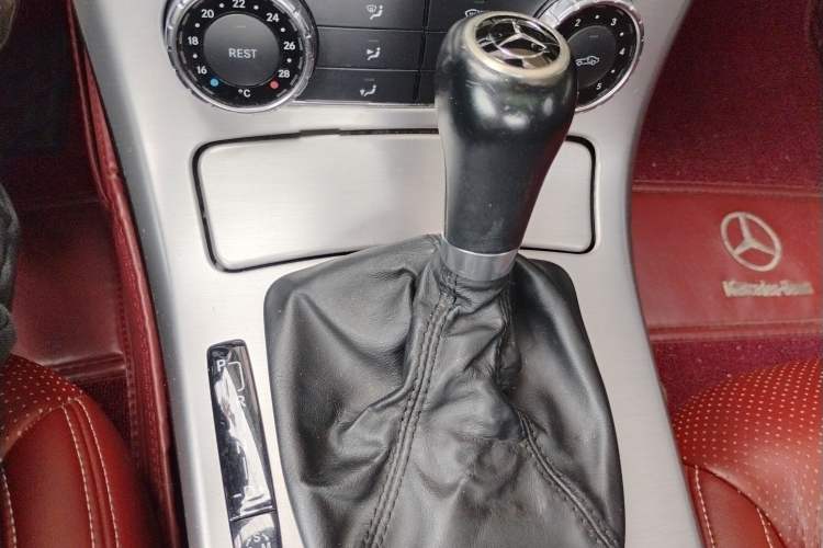 Used Mercedes-Benz SLK-Class 2011 SLK 200 Fashion Model
