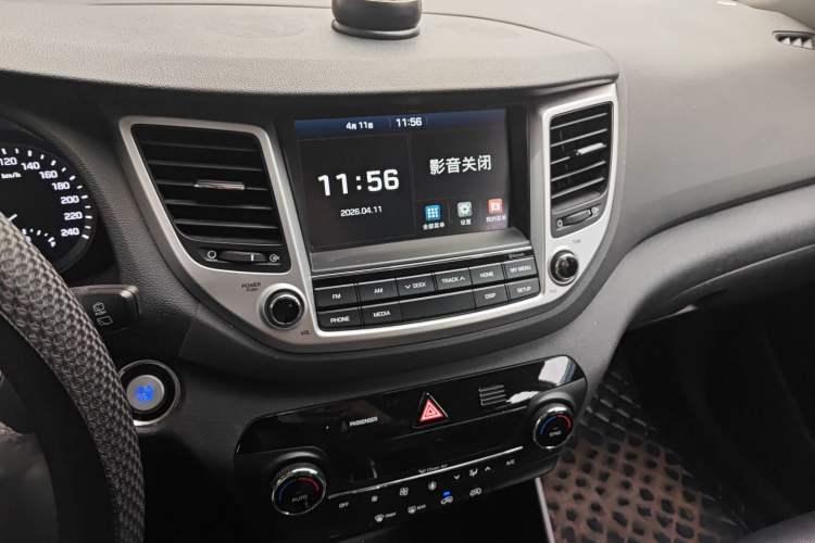 Used Hyundai Tucson 2015 1.6T Dual-Clutch Two-Wheel-Drive Smart Model Audio And AC Panel