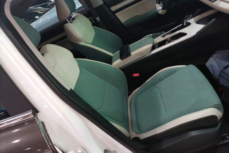 Used Geely Auto Emgrand L HiP 2022 1.5TD-DHT Pro 100KM Super Rui