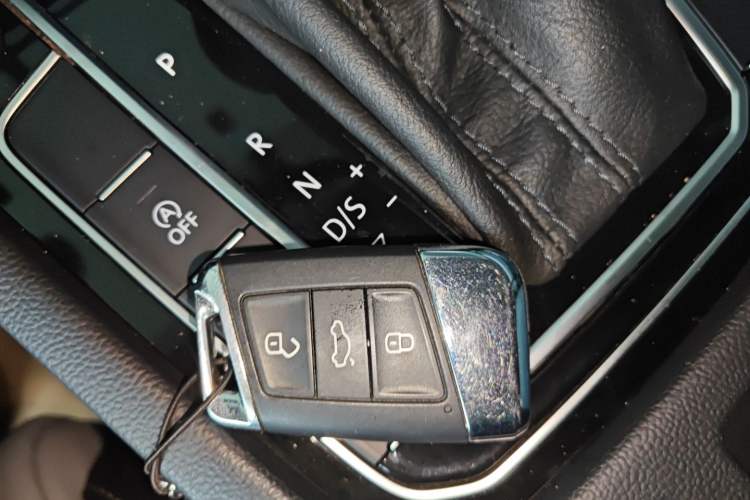 Used Volkswagen Magotan 2023 2 Million Units Limited Edition 330TSI DSG Leading Version Vehicle Key