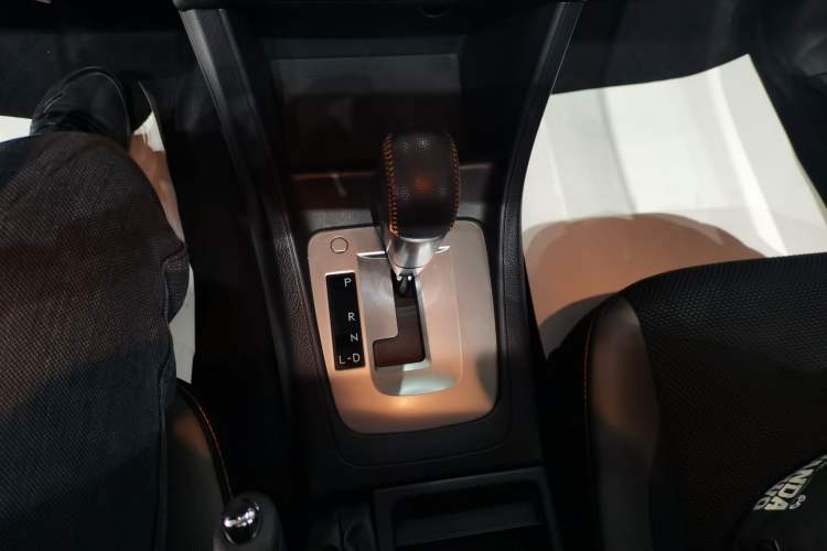 Used Subaru XV 2016 2.0i Comfort Navigation Edition Gear Lever