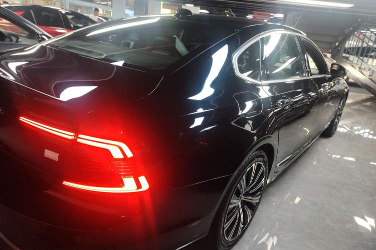 Used Volvo S90 New Energy 2022 T8 eDrive Hybrid Luxury Edition