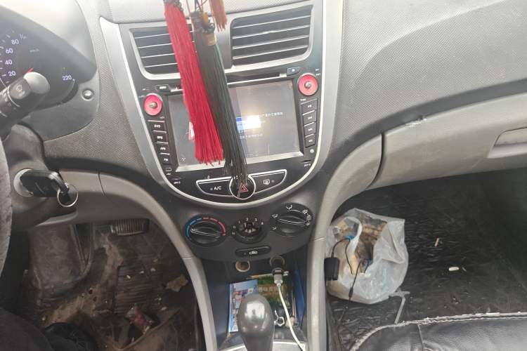 Used Hyundai Verna (older generation) 2010 Sedan 1.4L Automatic Fashionable GT Model
