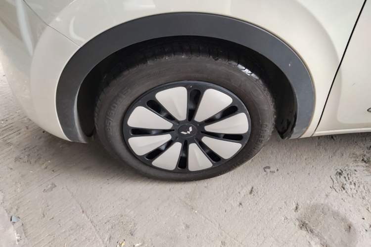 Used Wuling Bingo 2023 333 km Lingxi Connected+ Version Left Front Wheel Hub