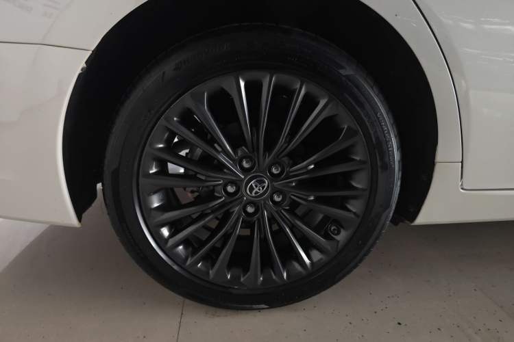 Used Toyota Avalon 2019 2.0L XLE Premium Edition China VI