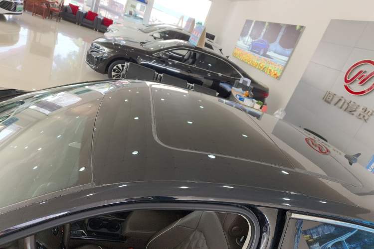 Used Volkswagen Passat 2019 330TSI Luxury Edition China VI Standard Roof