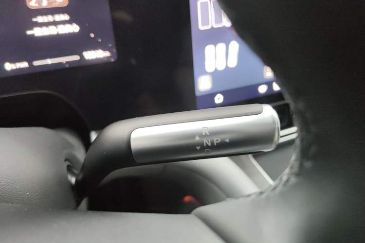 Used Hima AITO M9 2024 Range-Extended Ultra Version 42 kWh 6-Seater Model Gear Lever