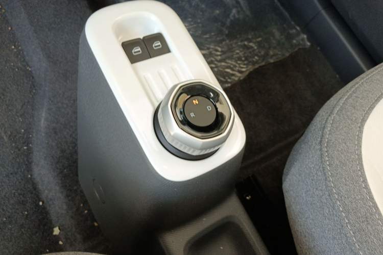 Used Geely Galaxy Panda 2025 210 km – Yuanqi Bear Gear Lever