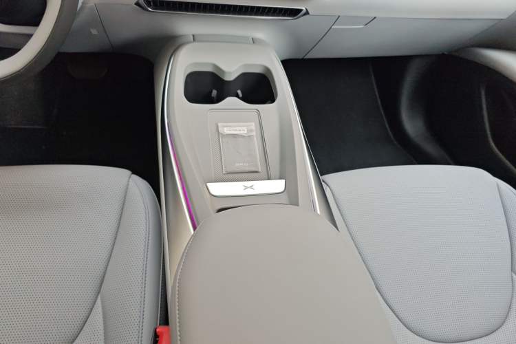 Used XPeng MONA M03 2025 600 with Ultra-Long Range Max Gear Lever