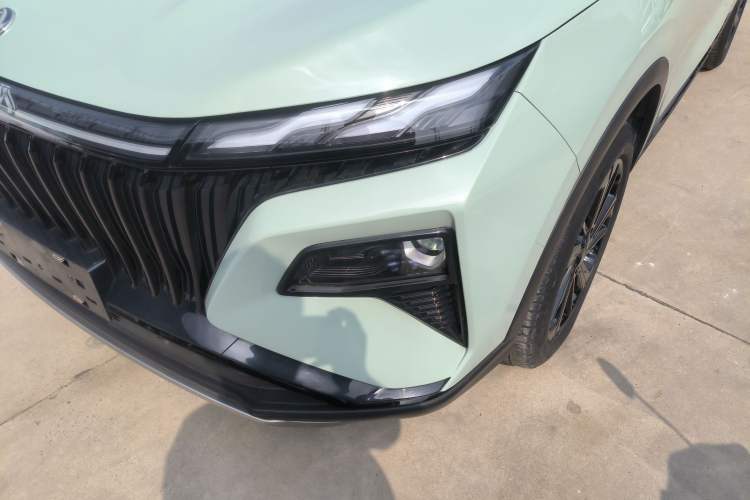 Used Dongfeng Aeolus Huge 2022 Mach Dual-Motor 1.5T MHD Dare-to-Dream Edition
