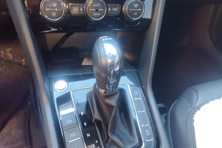 Used Volkswagen Tharu 2019 280TSI Two-Wheel Drive Luxury Version China VI Standard Gear Lever