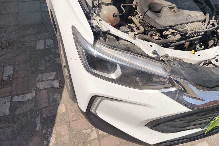 Used Chevrolet Trax 2019 325T Automatic Sport Edition China VI Standard Right Front Headlight