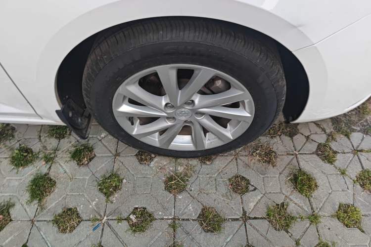 Used Buick Verano 2017 Sedan 15S Automatic Entry Model Right Front Wheel Hub