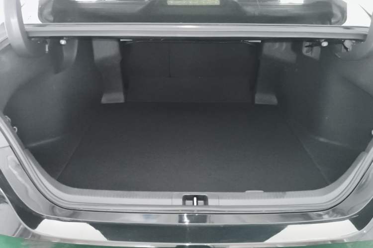 Used Toyota Camry 2021 2.0G Luxury Edition Trunk