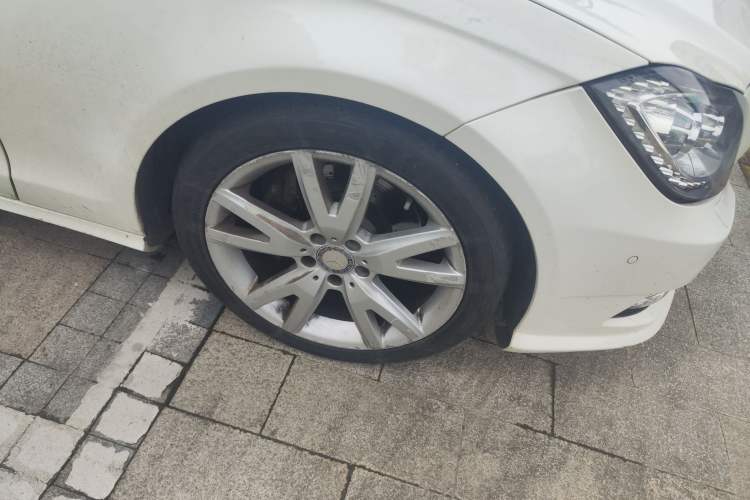 Used Mercedes-Benz CLS 2012 CLS 300 CGI Right Front Wheel Hub